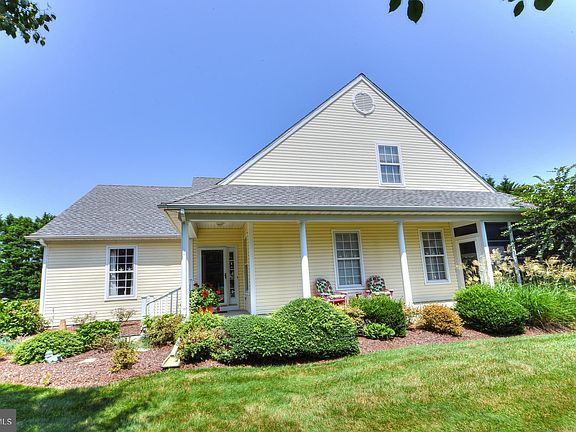 4th image of 24 Avebury Ct