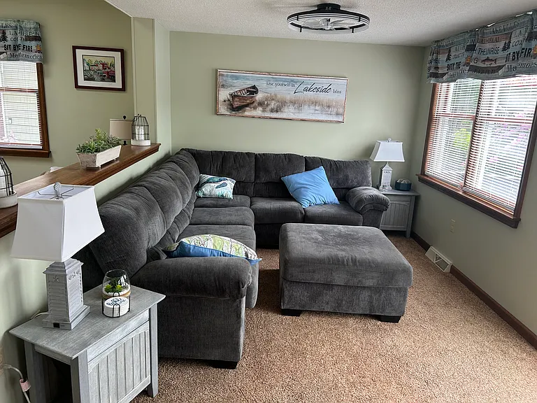 Arrowhead Ln — Photo 22