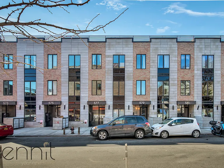 581 Van Buren St #1 — Photo 23