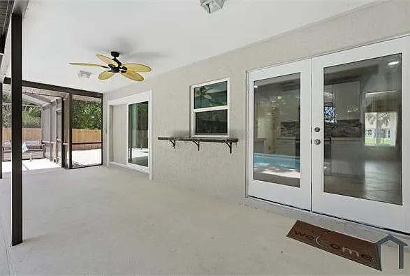 4404 Meadow Creek Cir — Photo 32