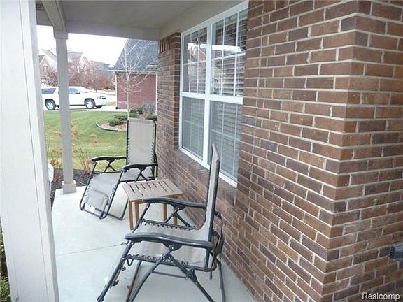 5th image of 16539 Mulberry Way