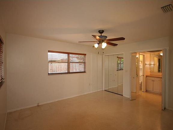 5th image of 1219 E Venice Ave
