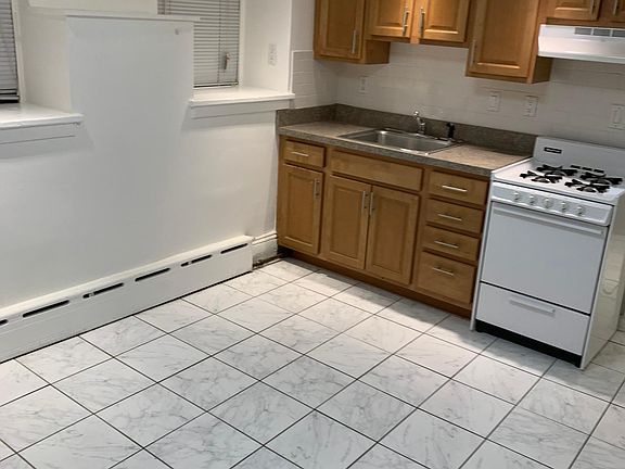2nd image of 310 Washington Ave #B1
