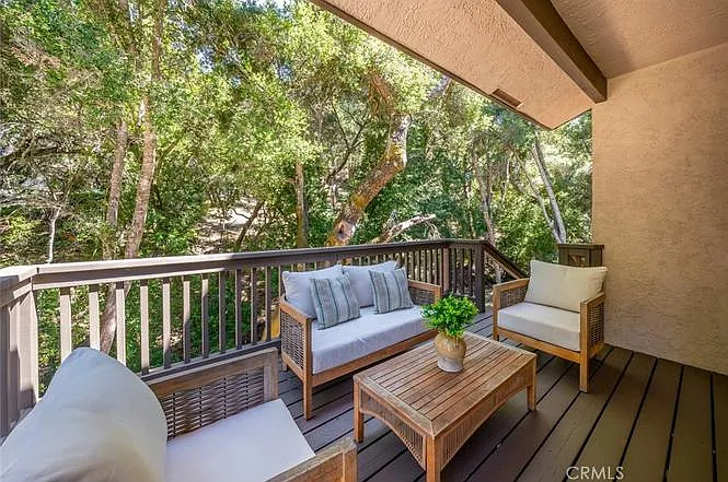 main floor outdoor deck - only view is of large mature oaks and seasonal creek below