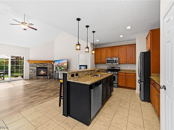 3rd image of 8342 Beaumont Dr