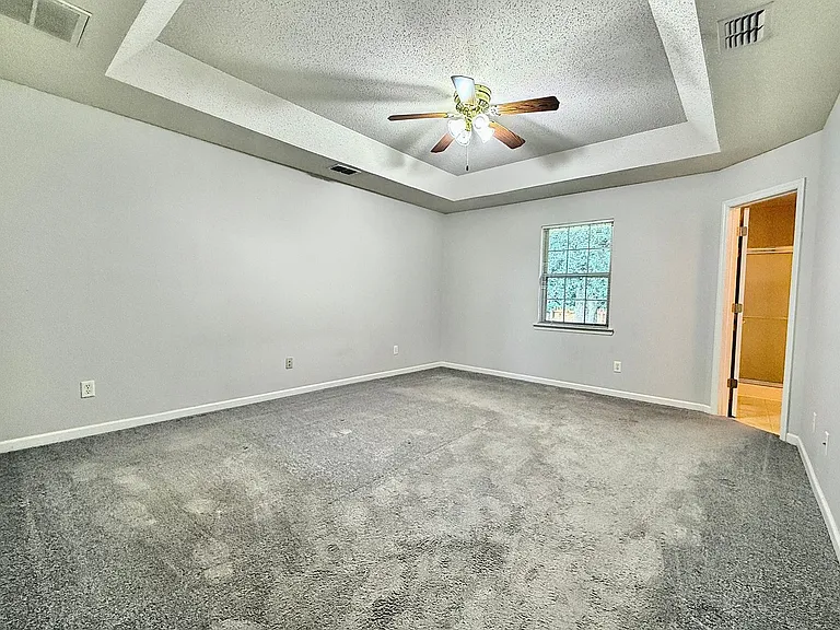 1130 Montclair Dr — Photo 14