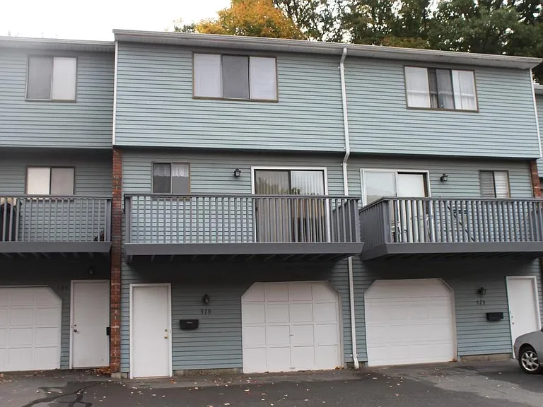 579 Churchill Dr — Photo 1