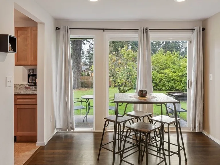 5823 Hillcrest Dr SW — Photo 5
