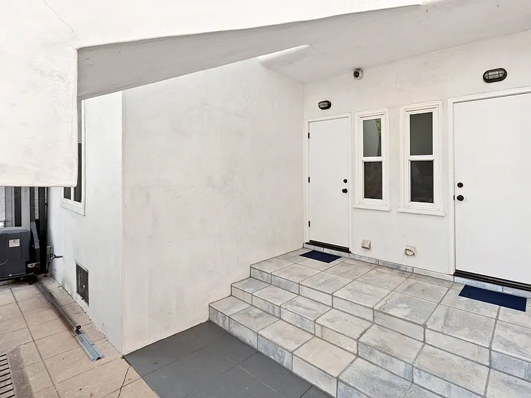 1118 Poinsettia Dr #1120-1/2 — Photo 42