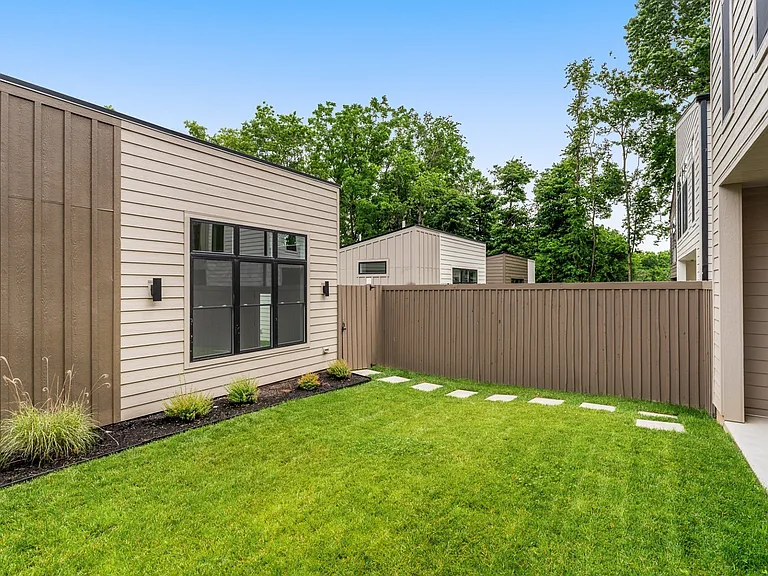 2305 Eastland Ave #E — Photo 35