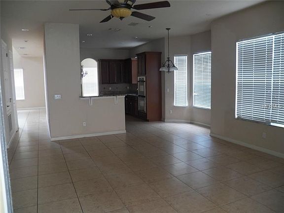 3rd image of 3865 Shoreview Dr
