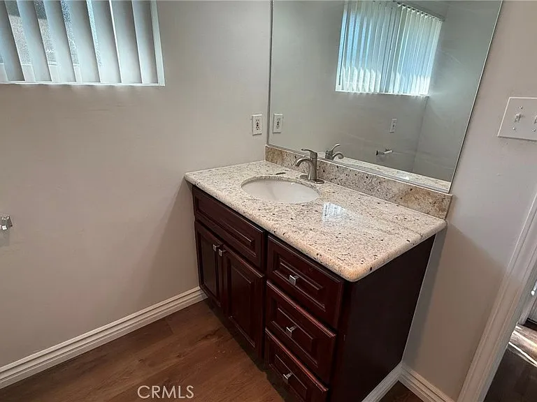 1002 E Walnut Ave — Photo 8