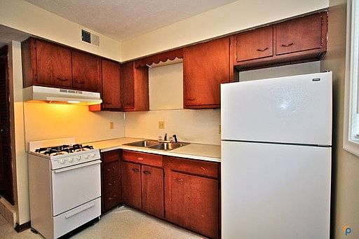 2nd image of 1016 N 47th Ave APT 11