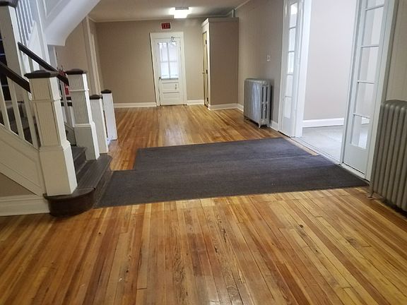 5th image of 2854 Fairfield Ave APT 5
