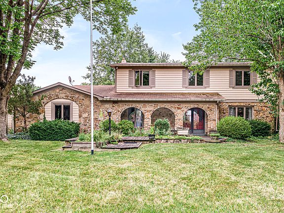 2nd image of 296 Ironwood Ct