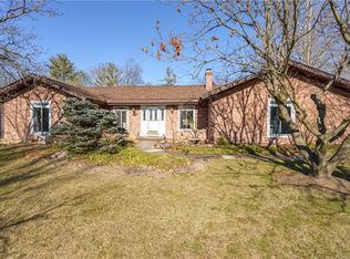 1007 Williamsburg Dr, Charleston, IL 61920