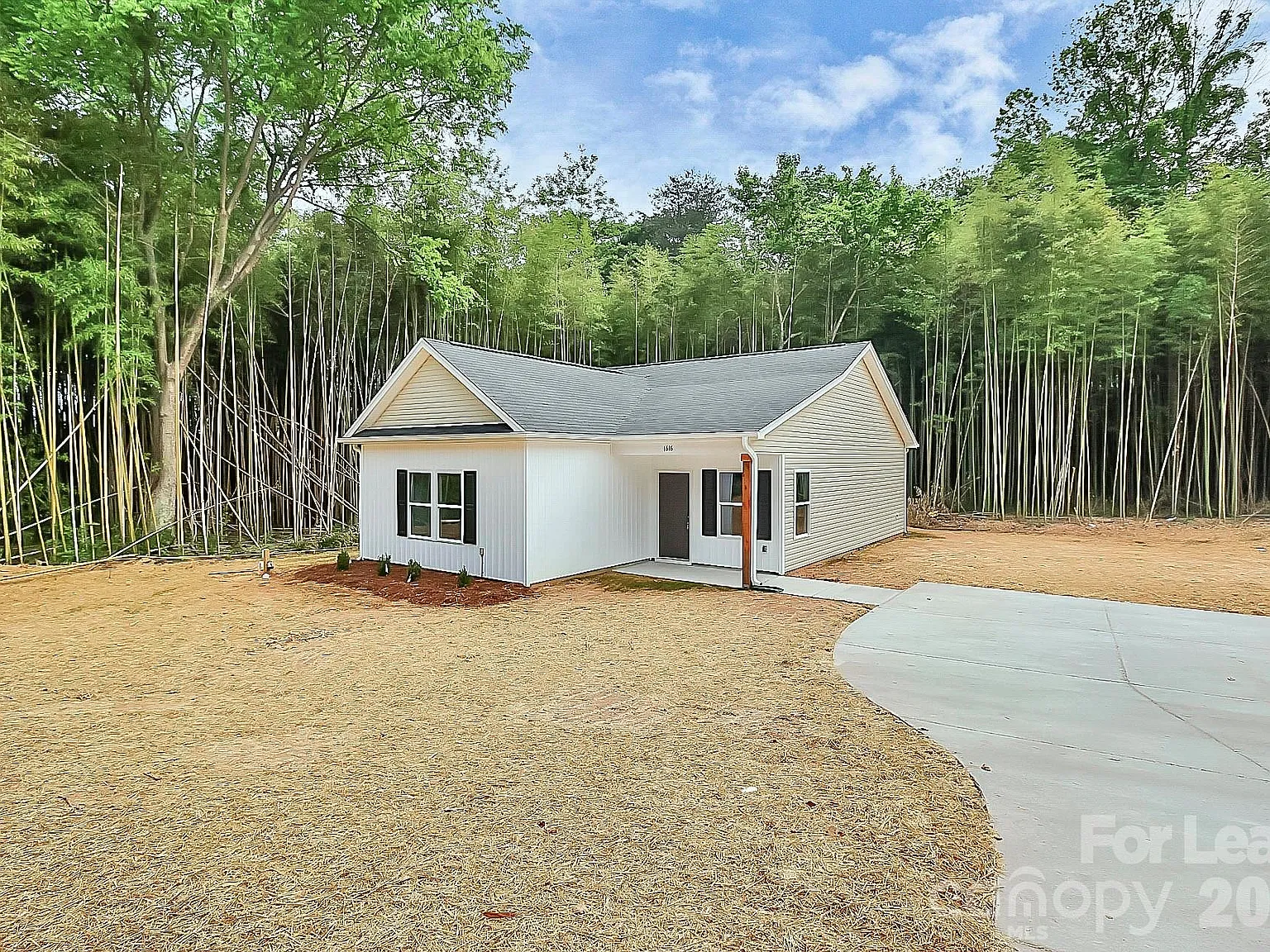3 bed, 2.0 bath, 1170 sqft, $1,599 — Photo 1