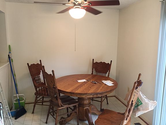 2nd image of 364 Hickory Nut Ct