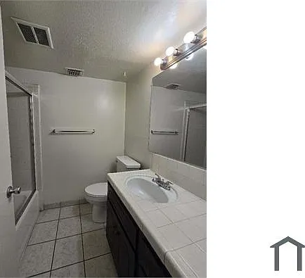 1414 W Swift Ave #105 — Photo 6
