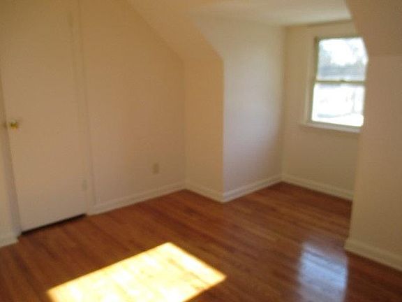 Bedroom Photo 1