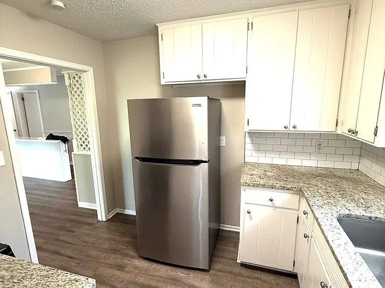 5712 Roxboro Dr — Photo 7