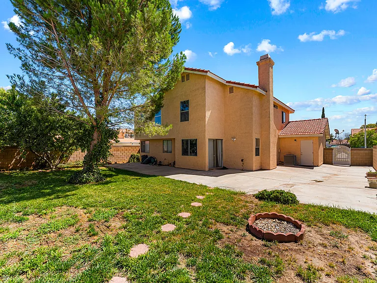 43721 Yaffa St — Photo 38