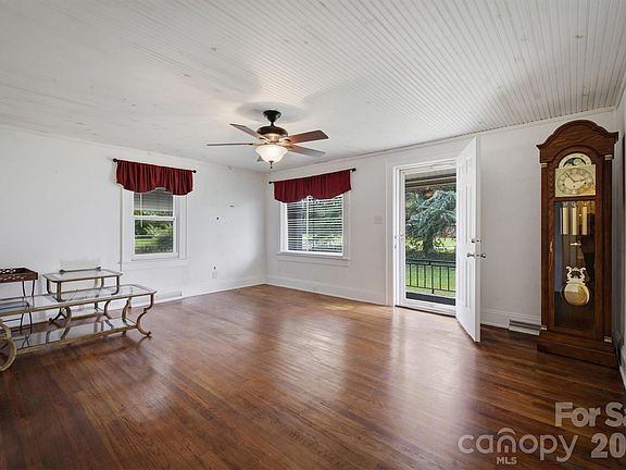 5th image of 300 N Center St