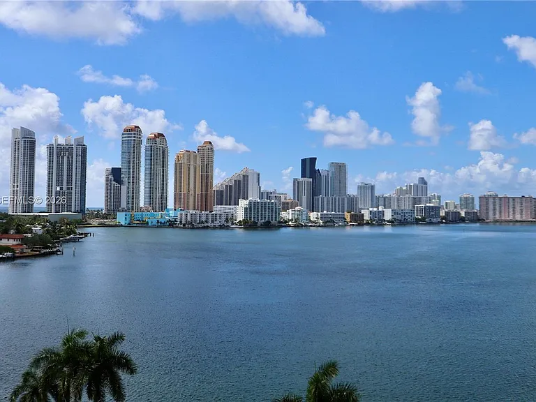 3600 Mystic Pointe Dr #1115 — Photo 34