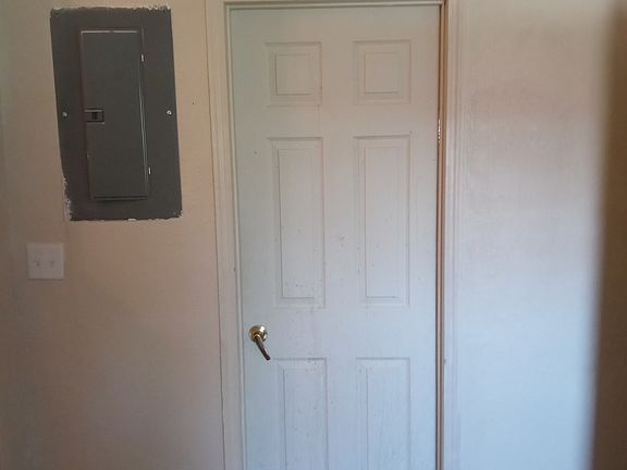 5th image of 710 N Hudson Ave #4