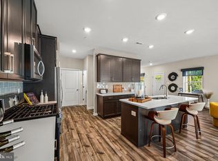 1 Four Leaf Dr, Downingtown, PA 19335