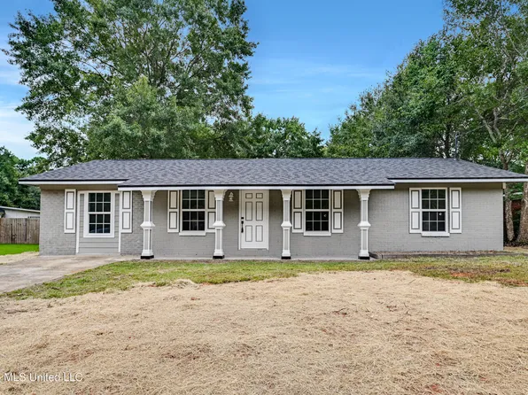 3706 Devonshire Dr, Moss Point, MS 39563