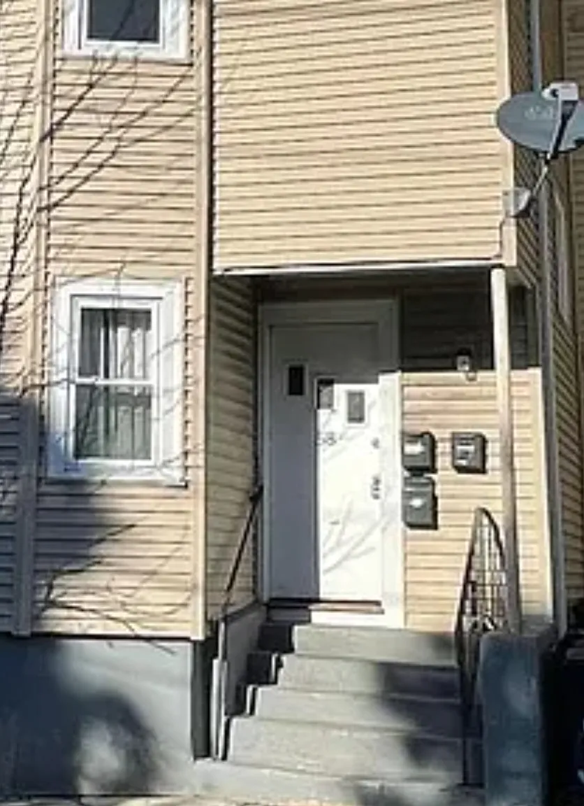 2 bed, 850 sqft, $2,500 — Photo 1
