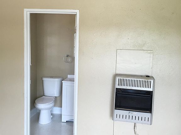 5th image of 3317 S Robinson Ave APT 5