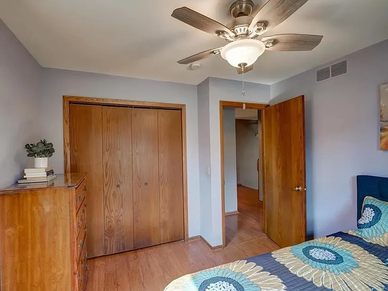 1513 Deerwood Dr — Photo 15
