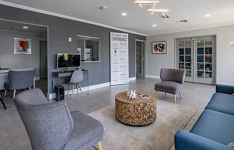 Parq on 50th Apartments — Photo 21