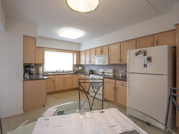 Kitchen/Breakfast Nook