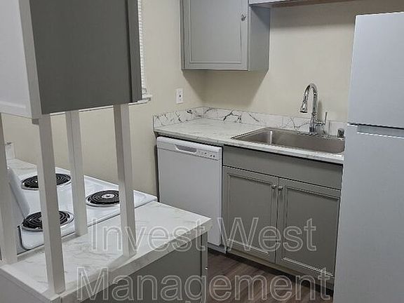 3rd image of 2809 E 19th St APT A