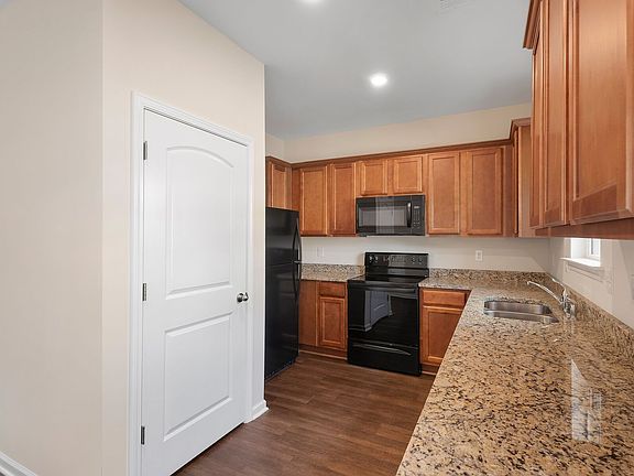 2nd image of 102 Ofner Dr