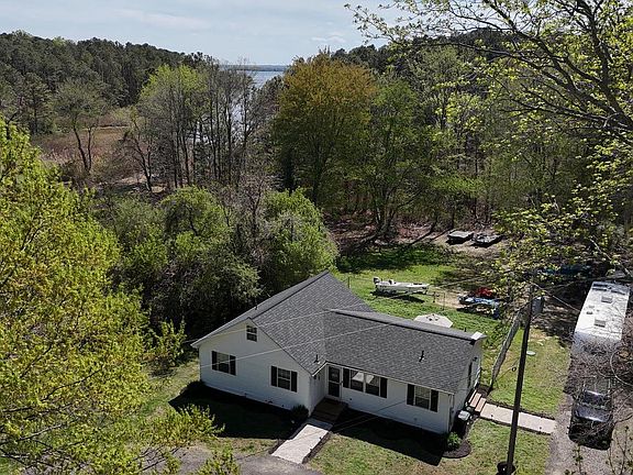 4th image of 20939 Abell Rd