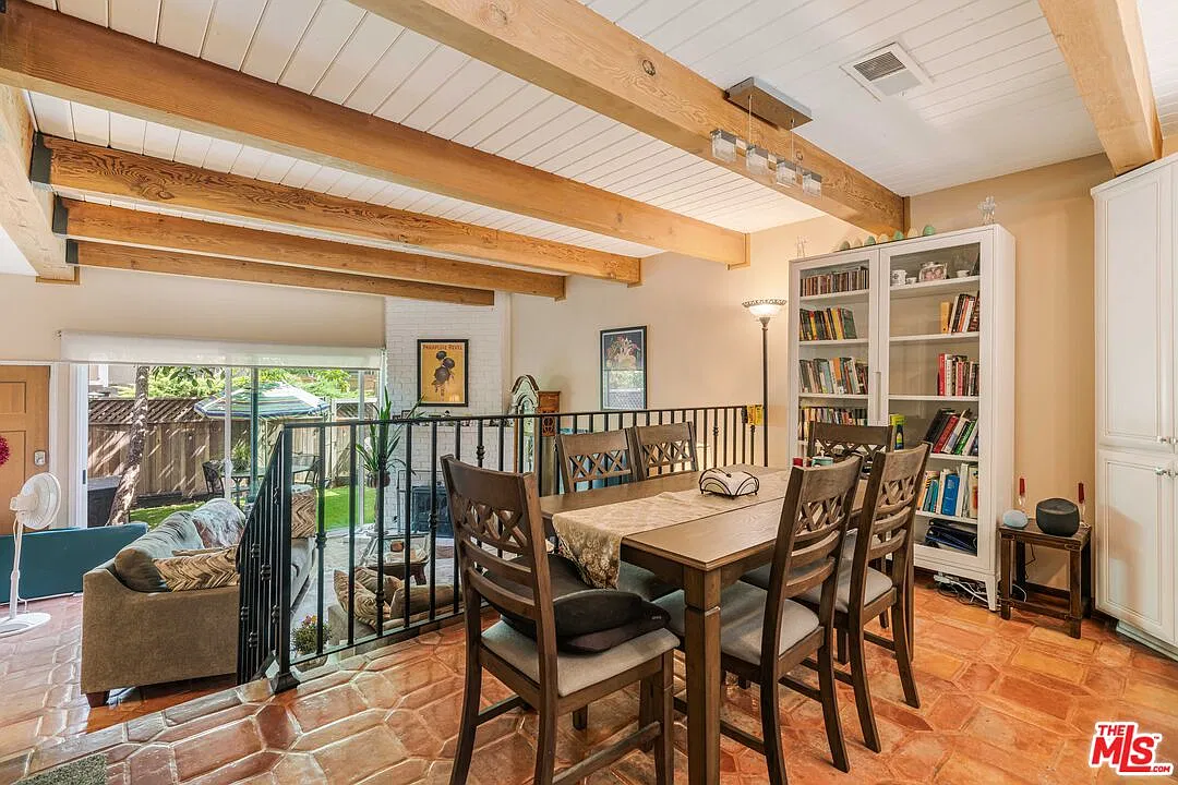 2 bed, 2.5 bath, 1214 sqft, $3,700 — Photo 1