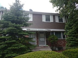 23 Ledge Hill Rd, West Roxbury, MA 02132