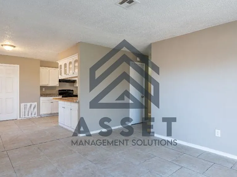 4613 Cinderella Dr — Photo 11