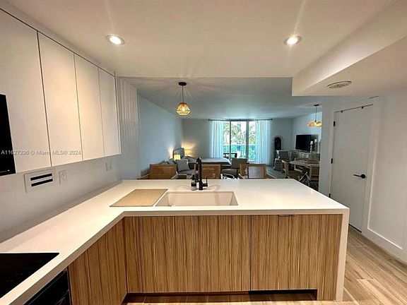 2nd image of 2301 Collins Ave APT 511