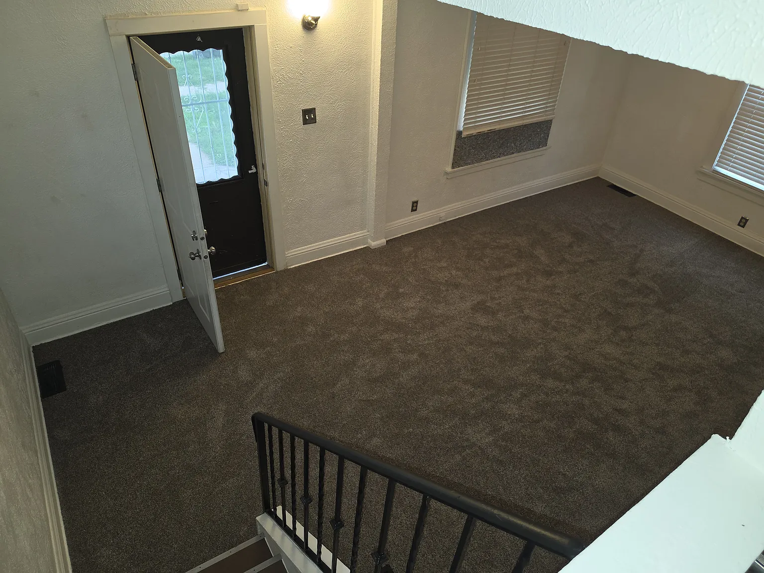 2 bed, 968 sqft, $1,400 — Photo 3