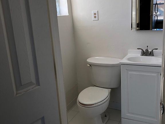 4th image of 3939 S Parnell Ave #3