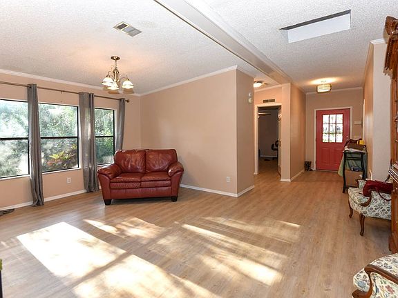 4th image of 108 Horseshoe Falls Dr