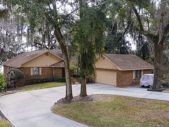 2nd image of 615 NW Harris Lake Dr