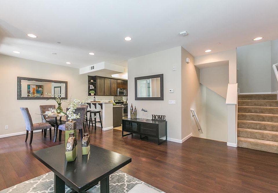 1st image of 2084 Sheffield Dr