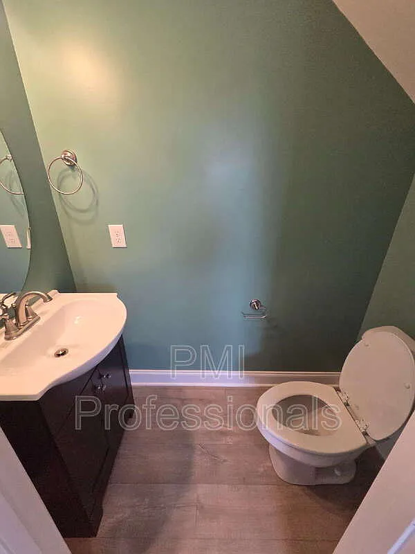 2 bed, 2.5 bath, 1333 sqft, $2,099 — Photo 4