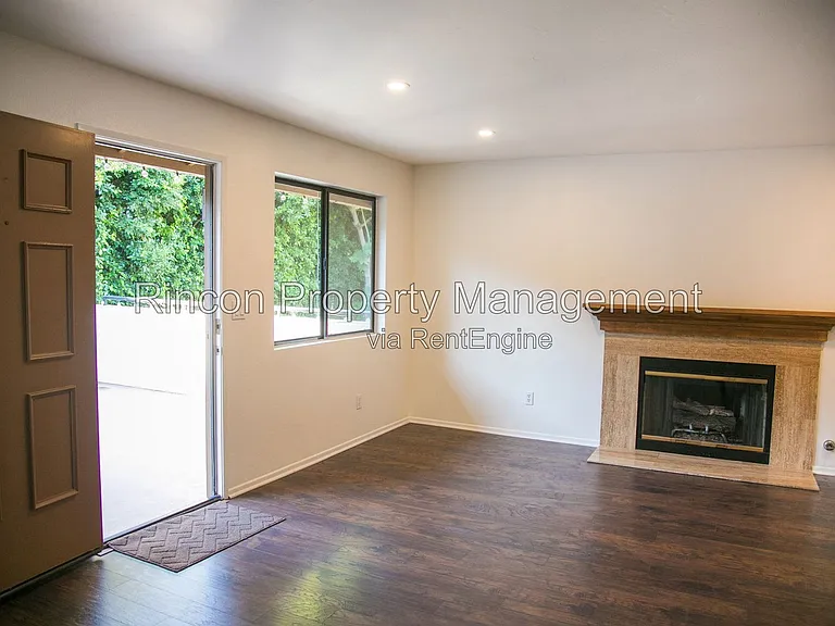 584 Doyle Ln — Photo 6